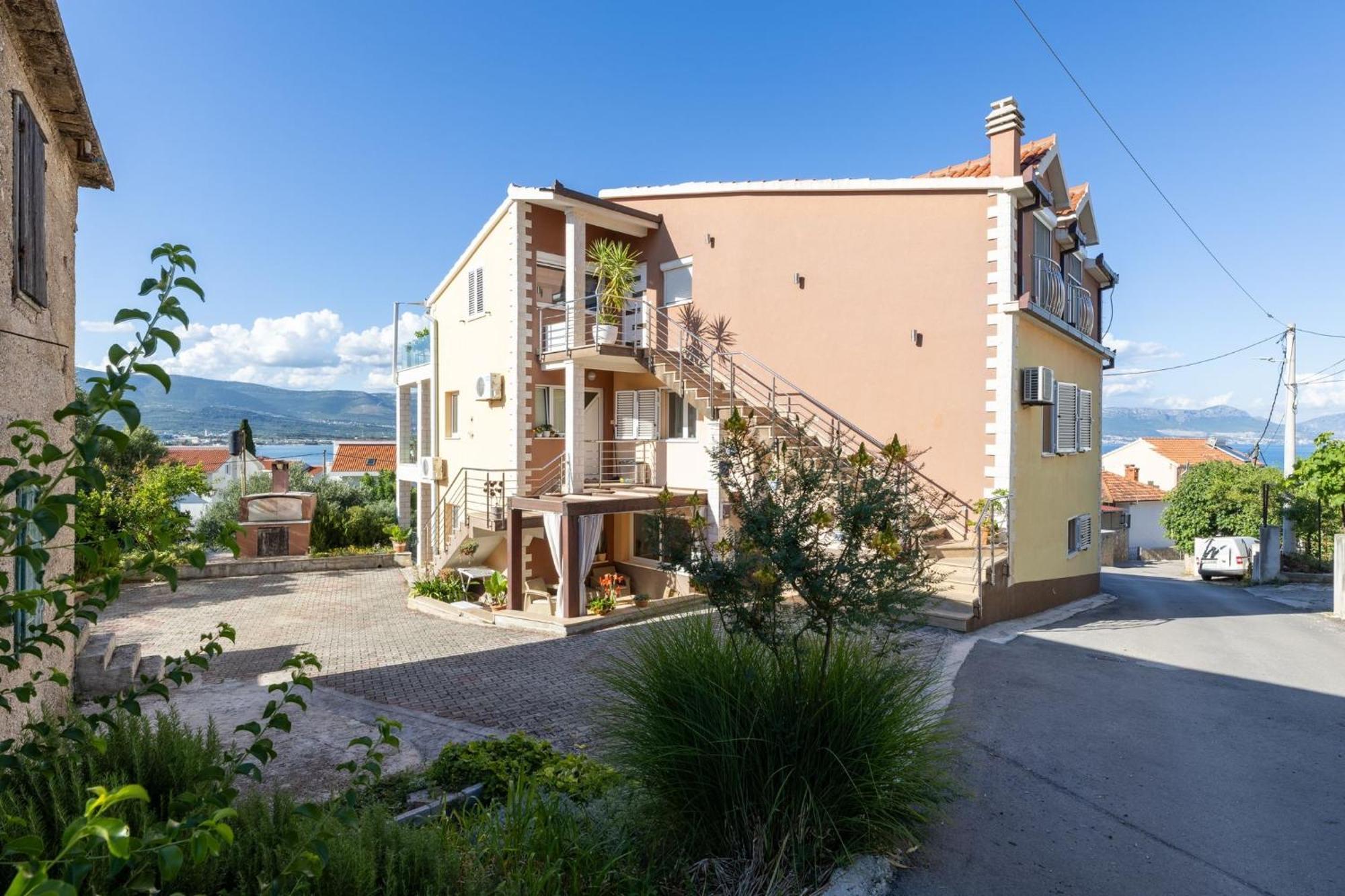 Apartments Belmat トロギール エクステリア 写真
